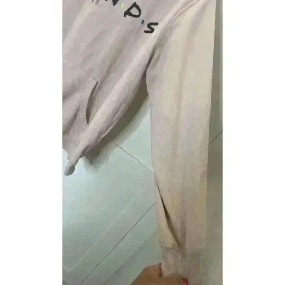 Friends tv show Pink Sweatshirt Size: Large Pre-Owned - Picture 5 of 11